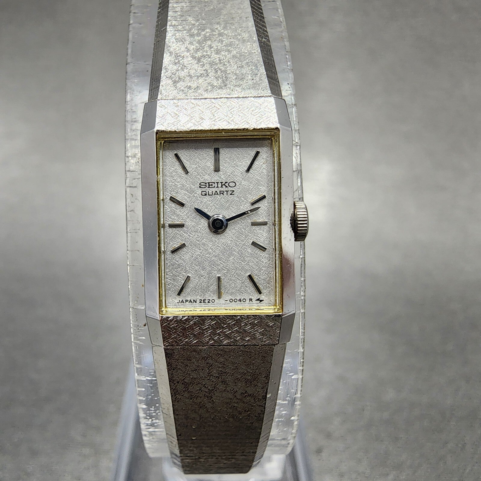 Seiko Tank Watch Women 12mm Silver Dial Silver Tone 2e205029 New Battery0