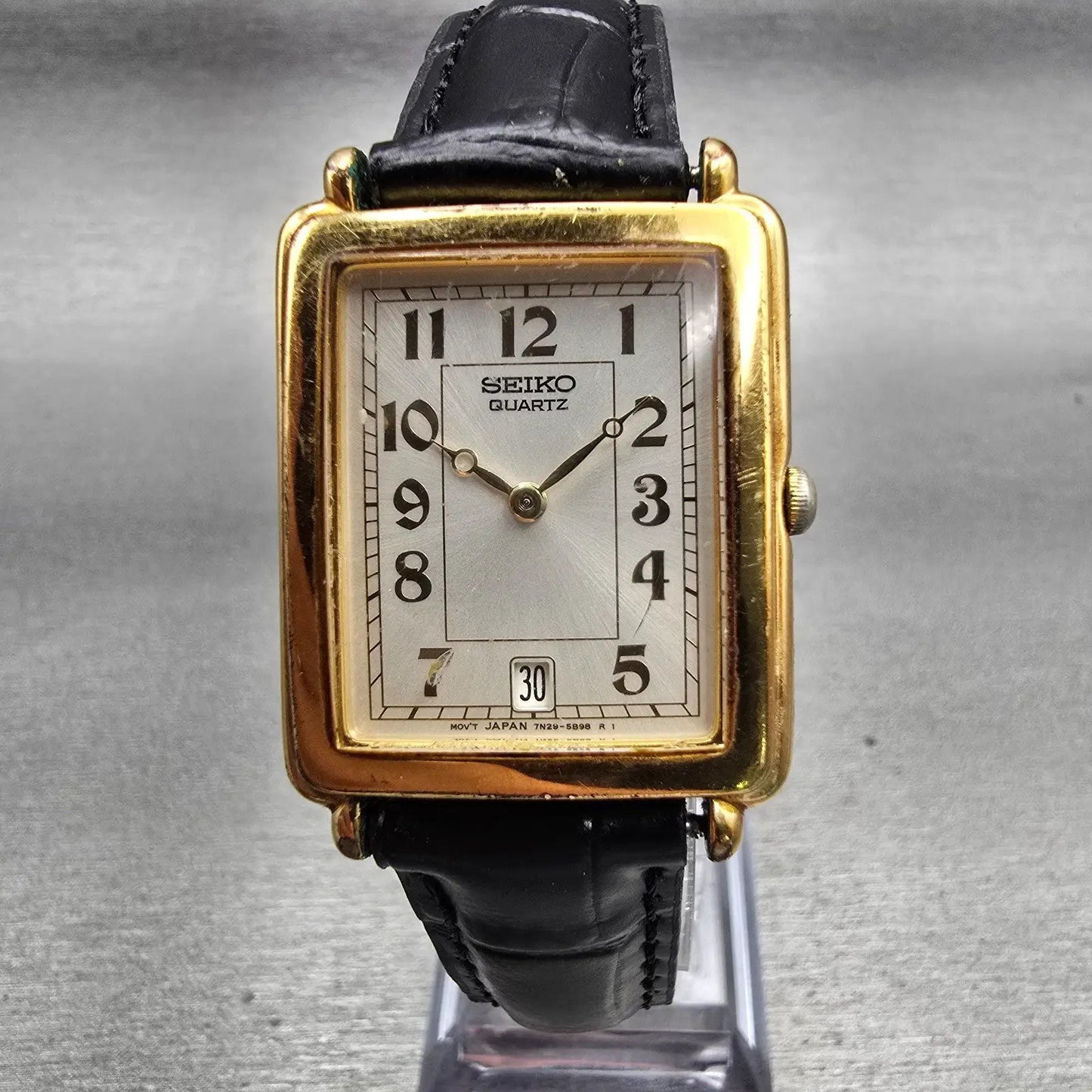 Seiko Tank Watch Men 26mm Silver Dial Gold Tone Date Rectangle 7N29-5B99 New Bat0