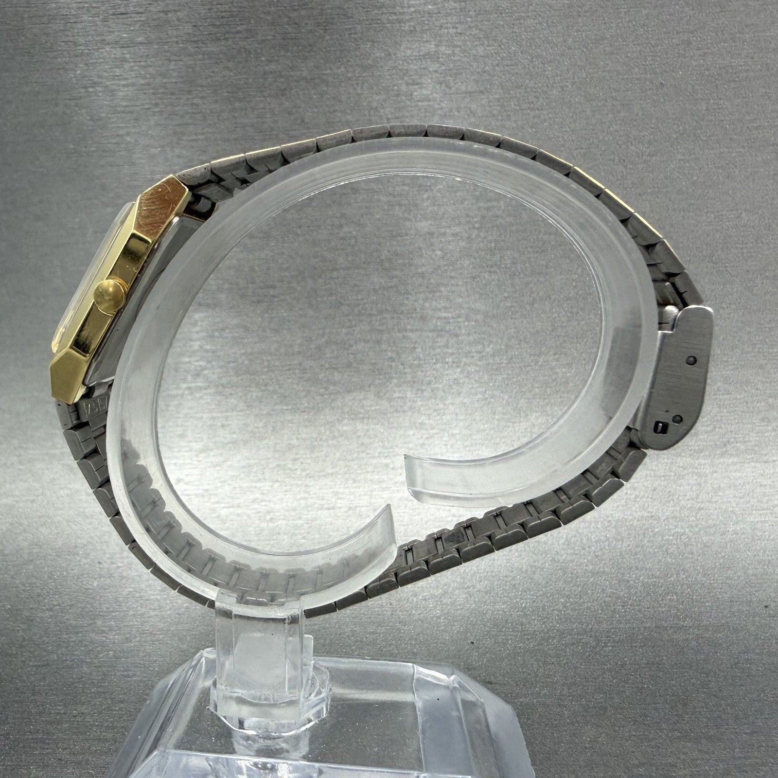 Seiko 5 Tank Watch Women 21mm Champagne Dial Gold Tone Date 2022-5000 NewBattery6