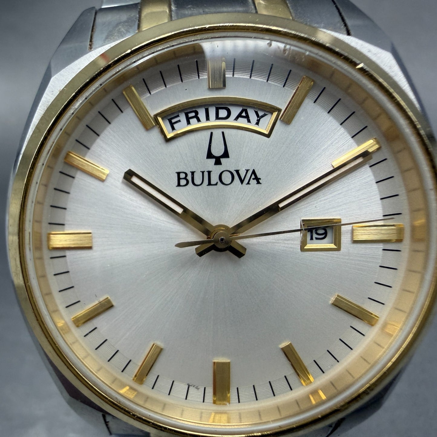 Bulova Watch Men 39mm Silver Dial Two Tone Daydate Round 98C127 New Battery1
