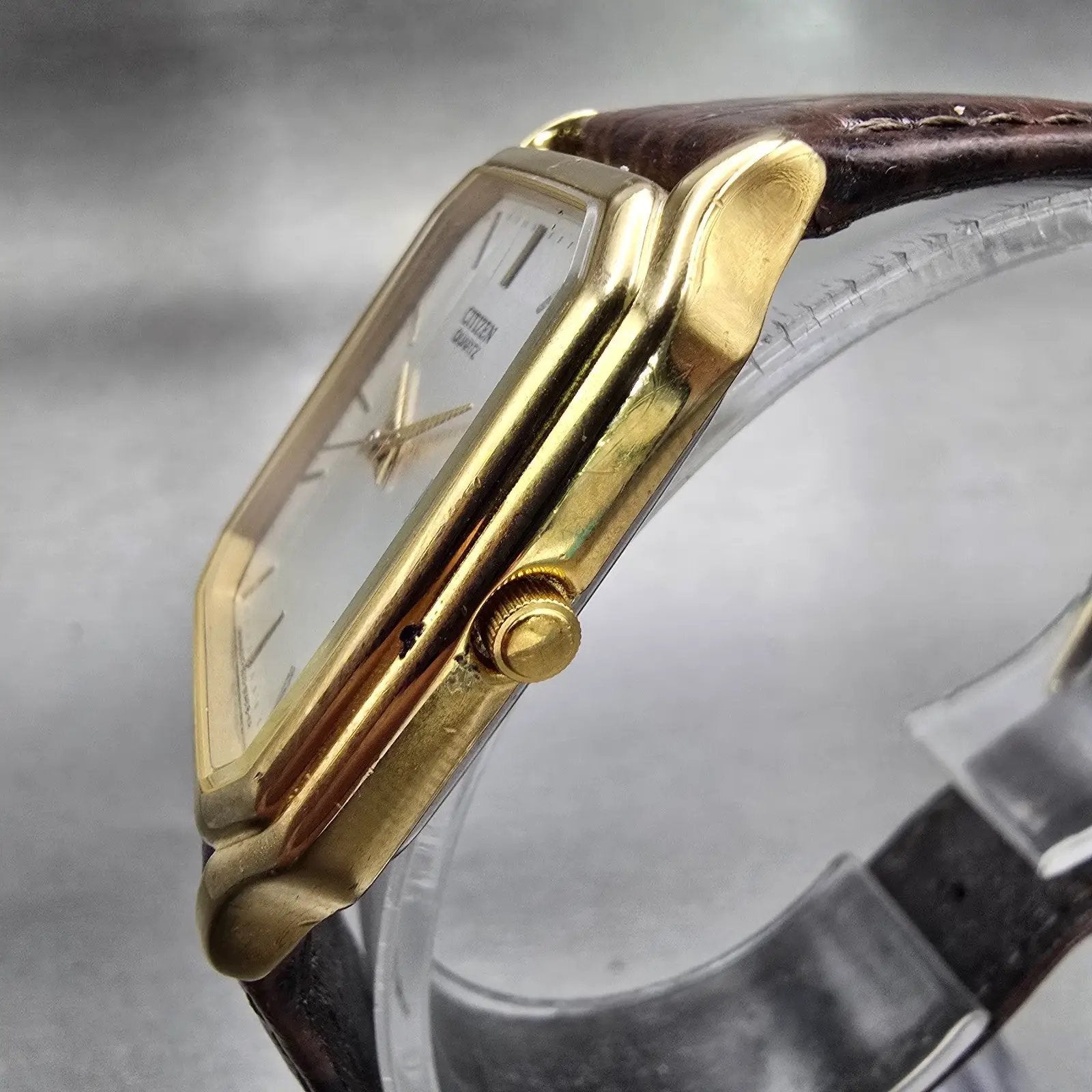 Citizen Watch Men 28mm Silver Dial Gold Tone Date Rectangle 8010-S36998 New Batt2