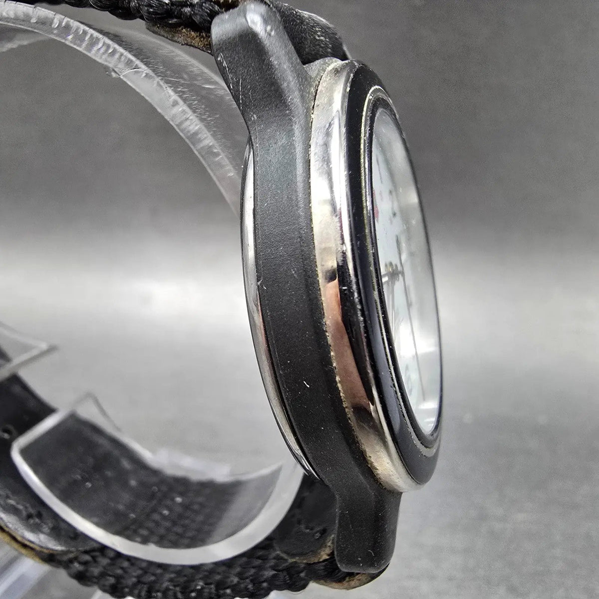 Victorinox Swiss Army Watch Men 37mm White Dial Black Date Round PARTS VTG GG4
