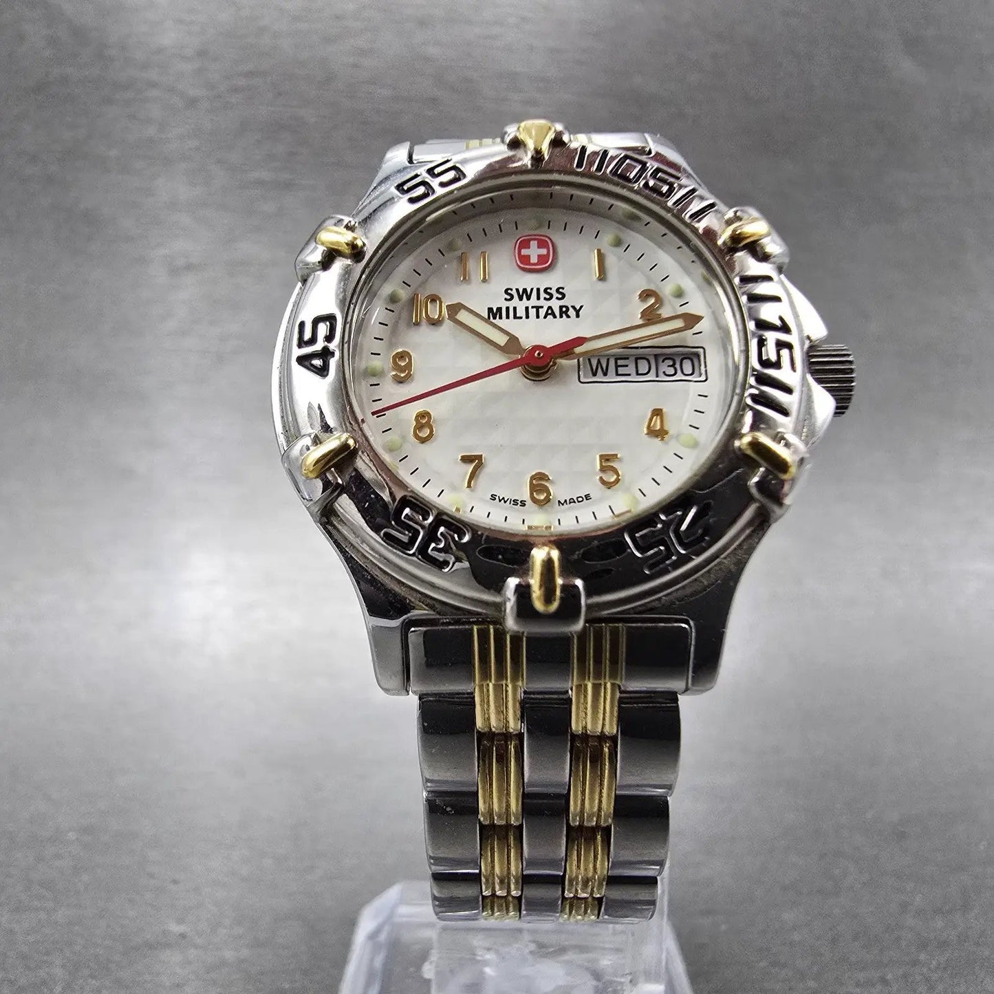 Wenger Swiss Military Watch Women 29mm White Dial Two Tone Daydate Round NewBatL5
