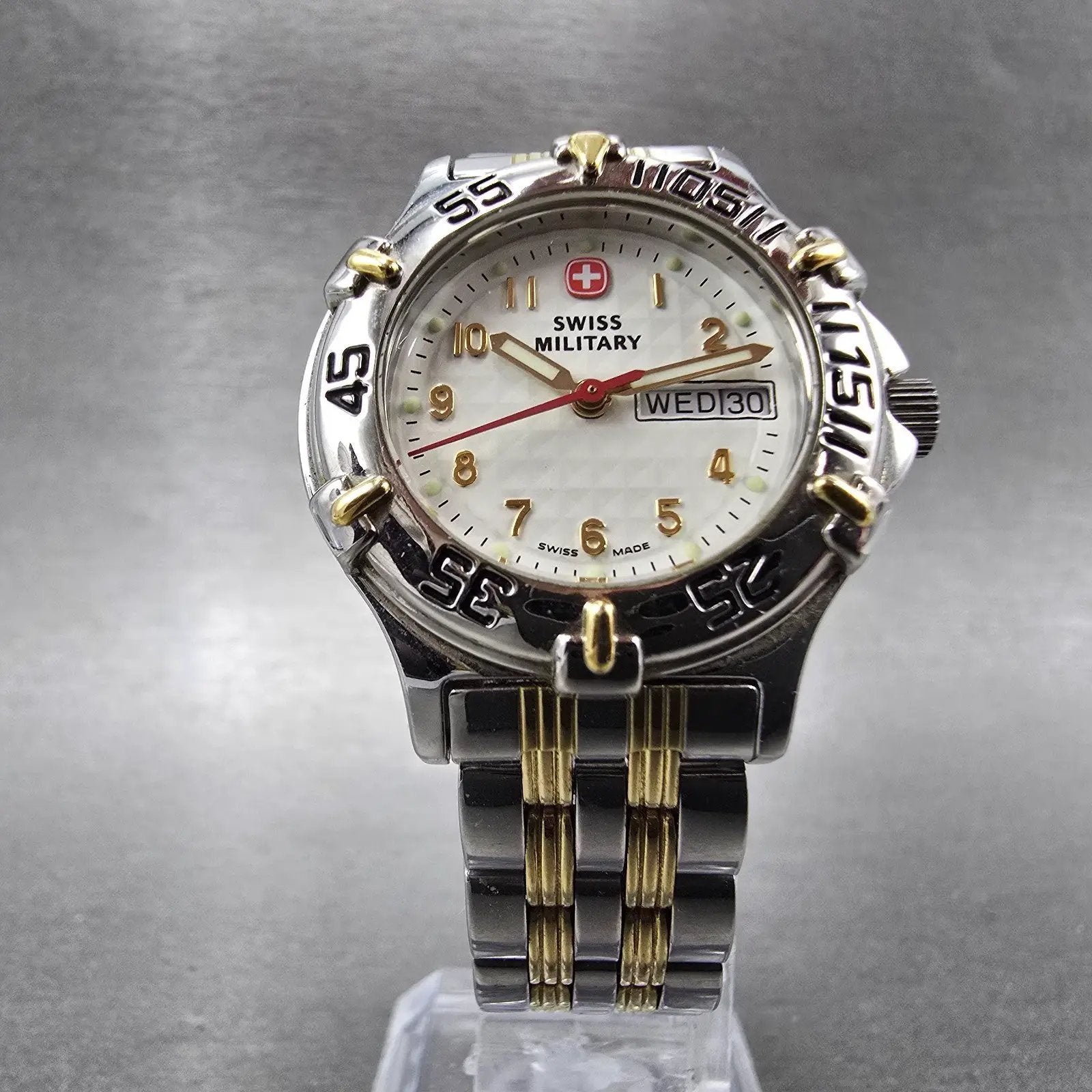 Wenger Swiss Military Watch Women 29mm White Dial Two Tone Daydate Round NewBatL5
