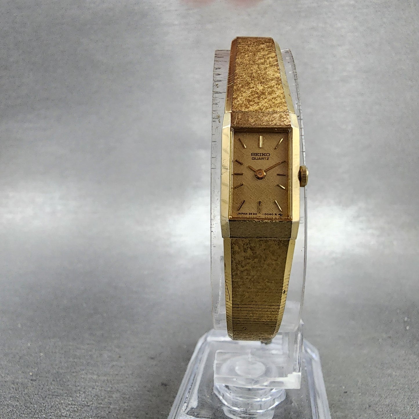 Seiko Tank Watch Women 12mm Champagne Dial Gold Tone 2e206259 New Battery5