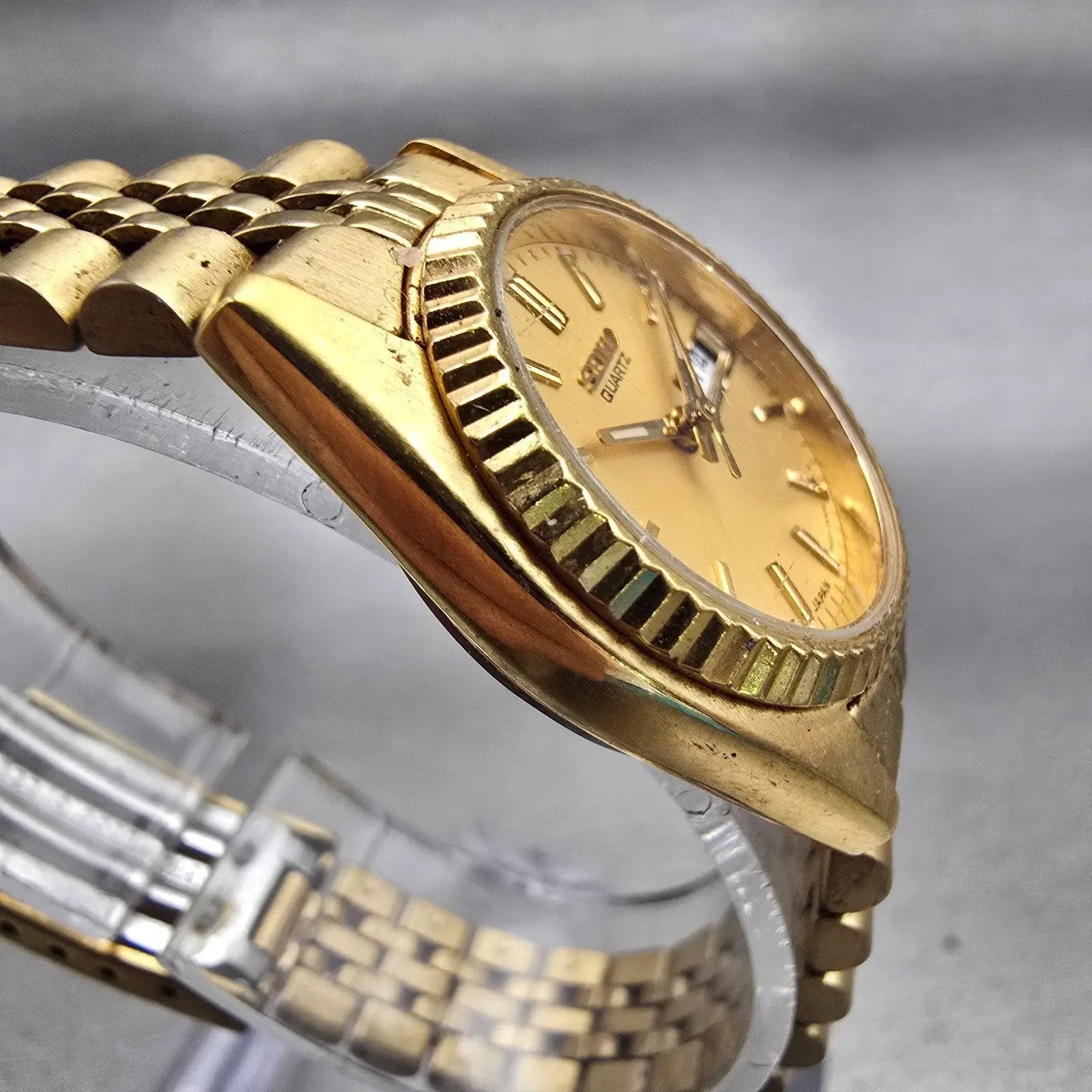 Seiko Watch Women 24mm Gold Dial Gold Tone Daydate Round 7N83-0041 New Battery3