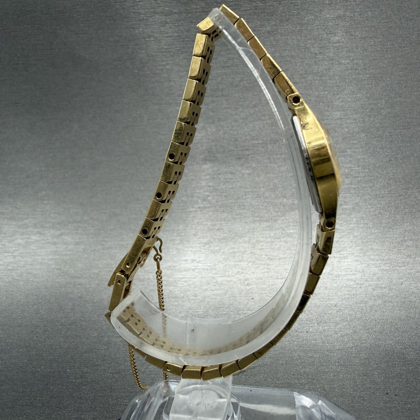 Seiko Watch Women 17mm Champagne Dial Gold Tone 2C205759 Oval New Battery8