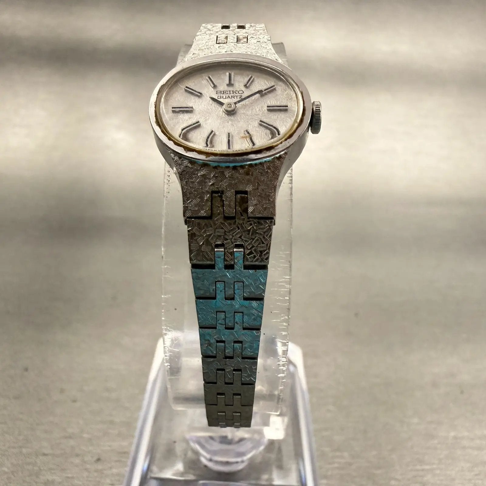 Seiko Watch Women 17mm Silver Dial Silver Tone Oval 1400-7389 New Battery VTG5