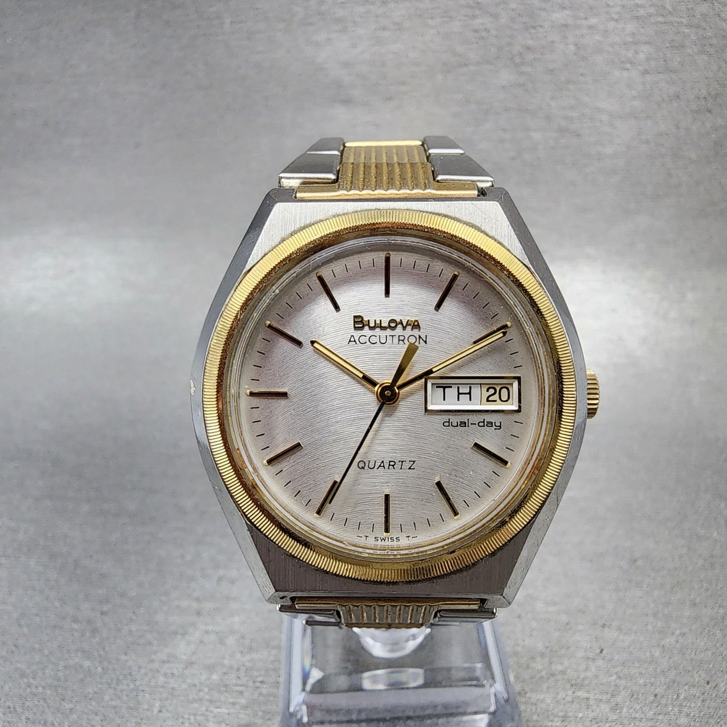Bulova Accutron Quartz Watch Men 37mm Silver Dial Two Tone DualDay New Battery0