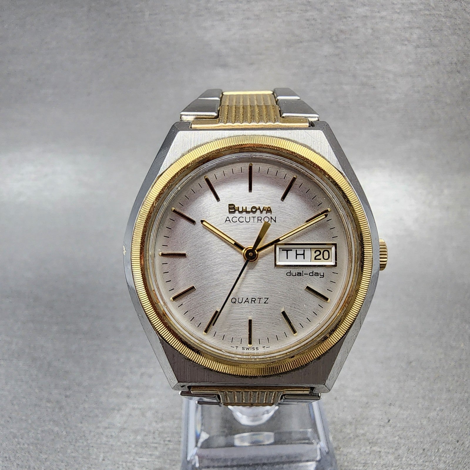 Bulova Accutron Quartz Watch Men 37mm Silver Dial Two Tone DualDay New Battery0