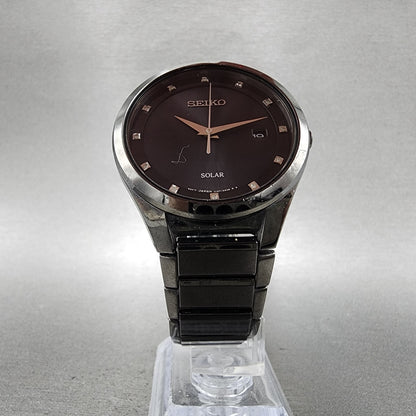 Seiko Solar Watch Men 39mm Black Dial Black Tone Date Round V1570AP0 Runs5