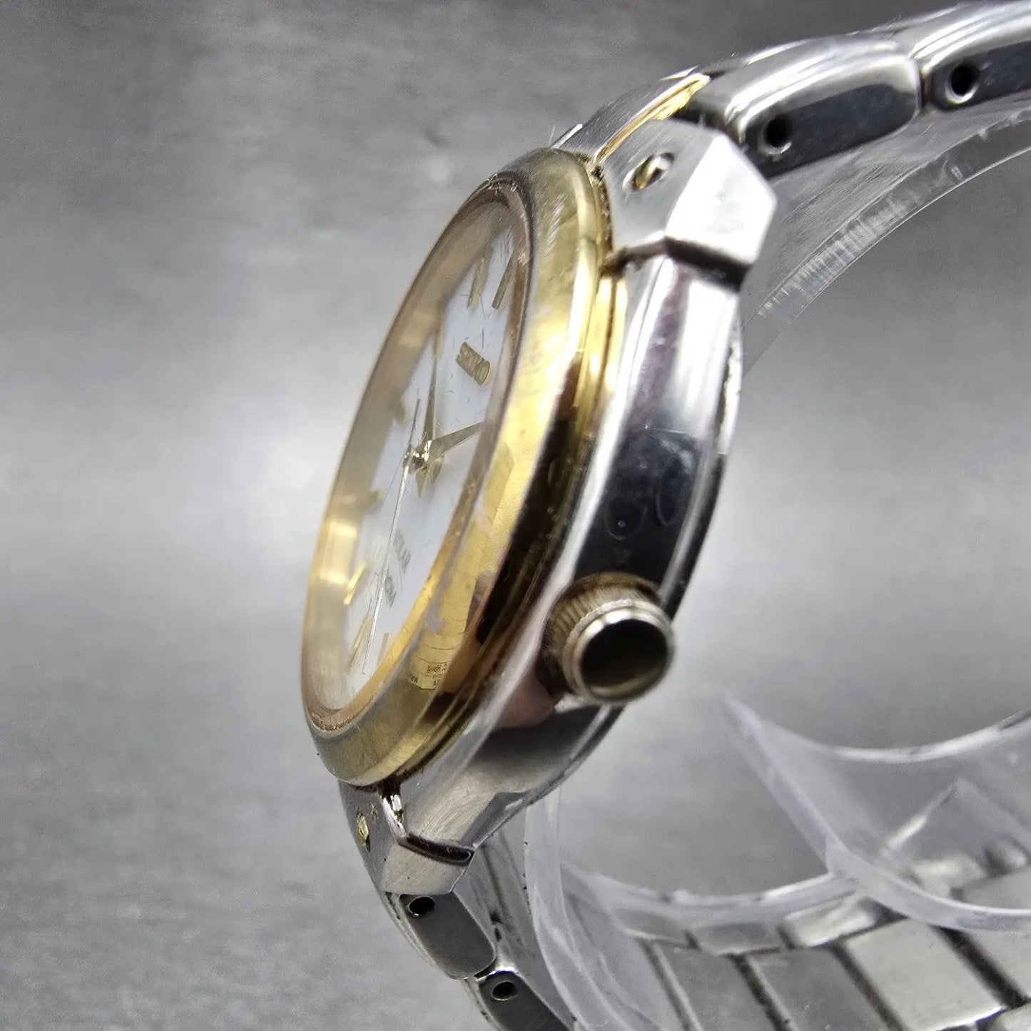 Seiko Solar Watch Women 30mm White Dial Two Tone Date READ!!!!!!! V137-0AX0 Runs2