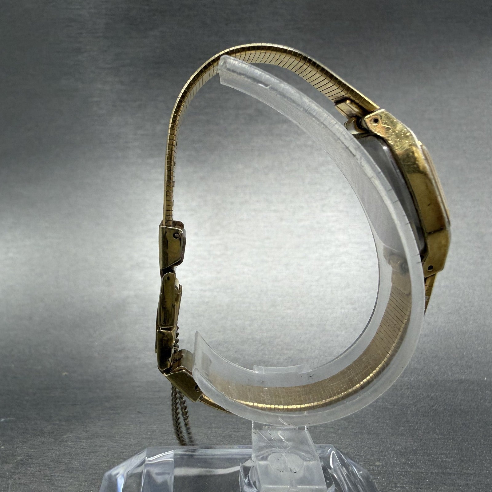 Seiko Watch Women 17mm Champgne Dial Gold Tone Rectangle 5421-5029 New Battery O8