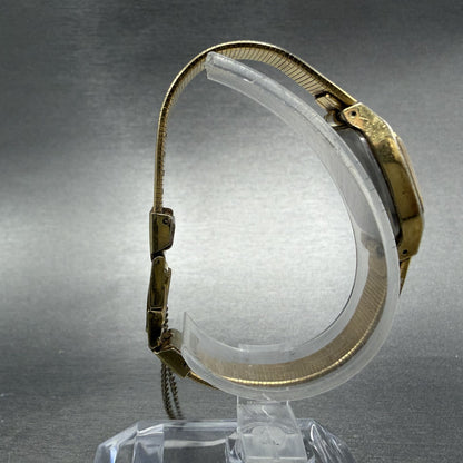 Seiko Watch Women 17mm Champgne Dial Gold Tone Rectangle 5421-5029 New Battery O8