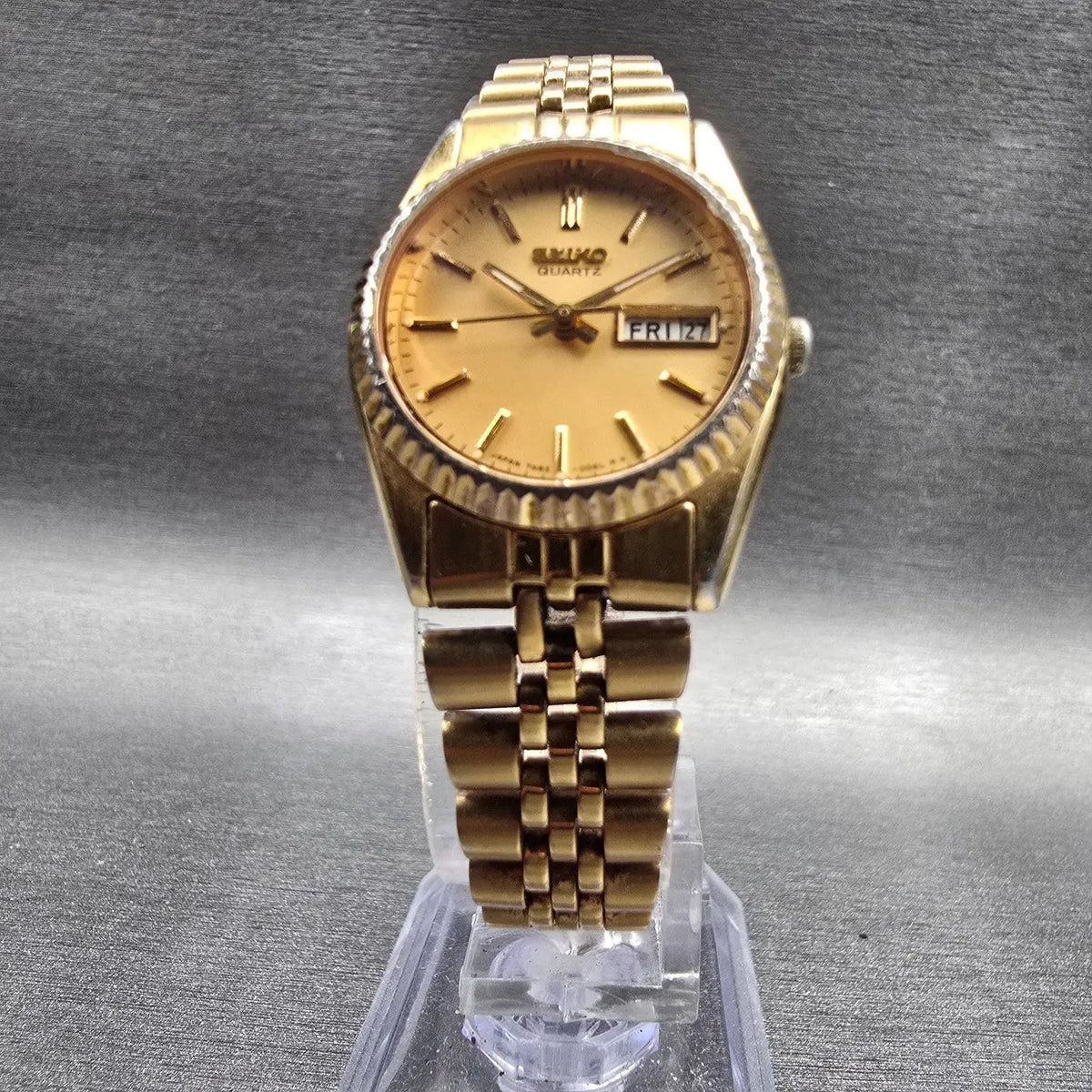 Seiko Womens Watch 24mm Gold Dial Gold Tone Daydate Round 7N83-0049 New Battery5