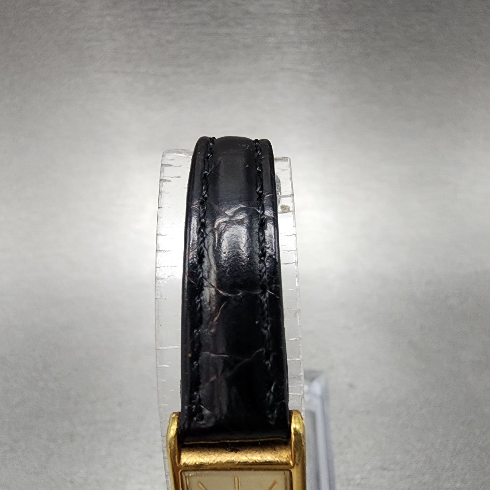 Seiko Tank Watch Women 13mm Champagne Dial Gold Tone 2e206129 New Battery4