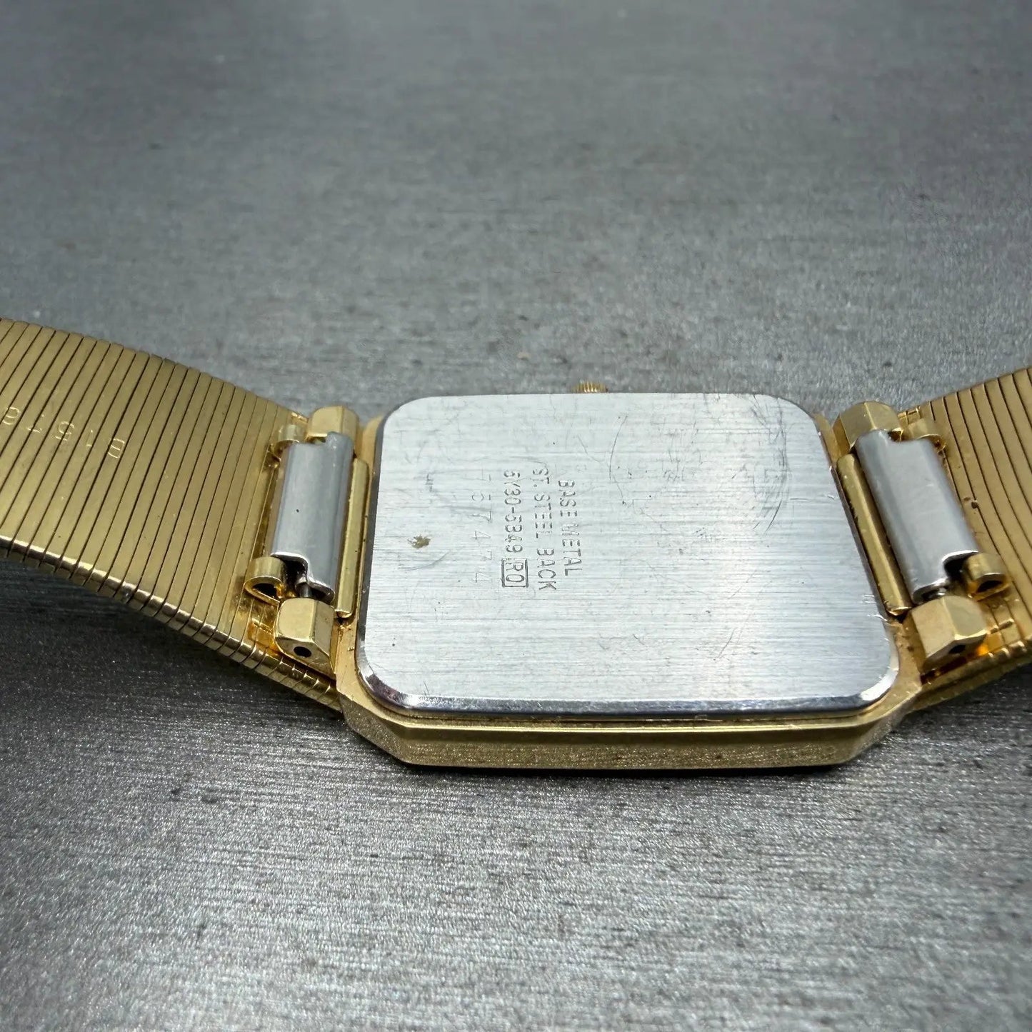 Seiko Tank Watch Men 25mm Silver Dial Gold Tone Rectangle READ! 5Y30-5B49 NewBat13
