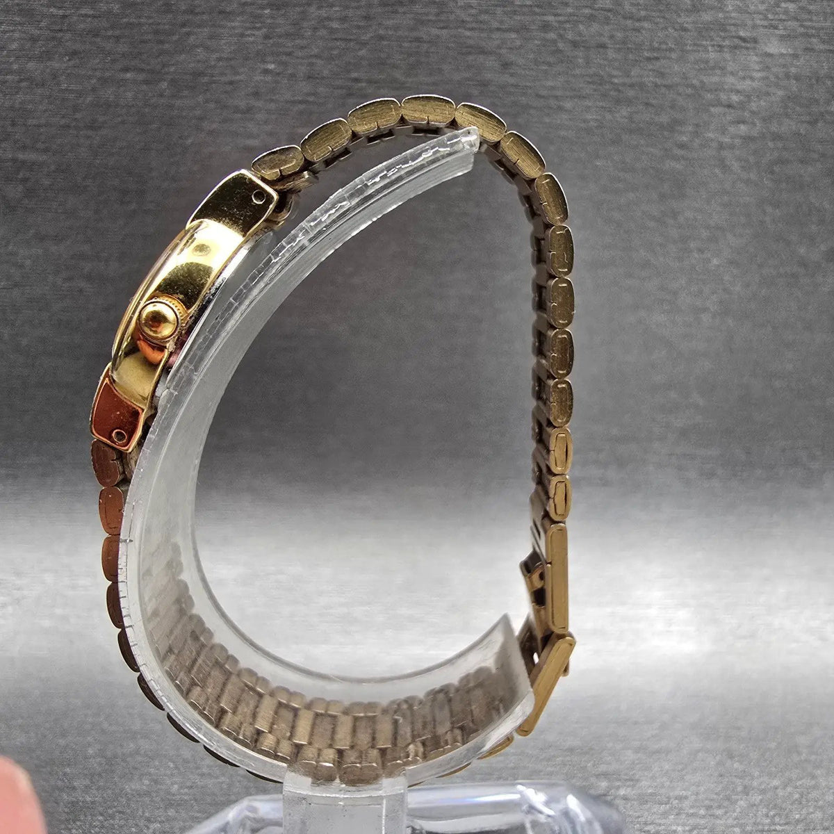 Seiko Watch Women 19mm Champagne Dial Gold Tone Round 1N00-)B10 New Battery VTG6