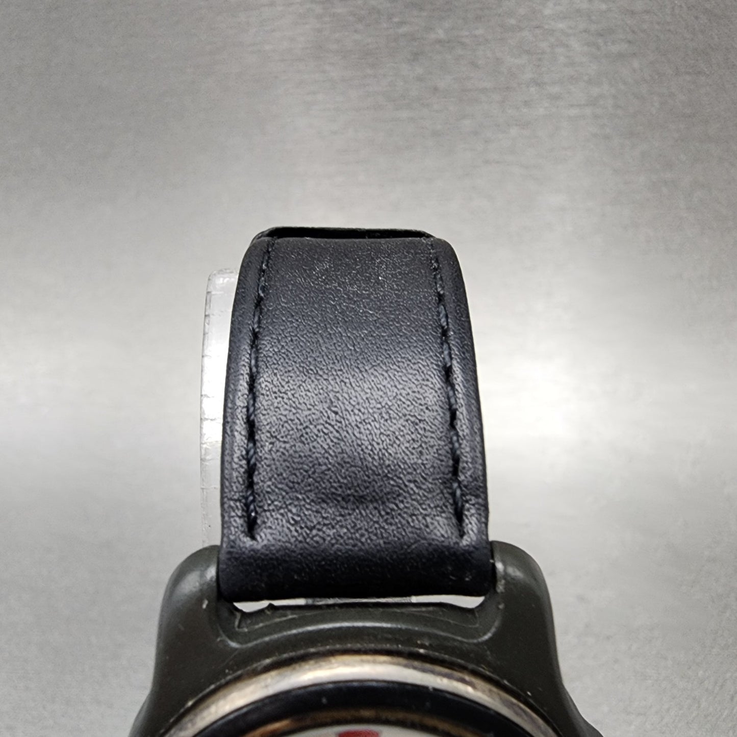 Victorinox Swiss Army Watch Women 33mm White Dial Black Tone Round New Battery4
