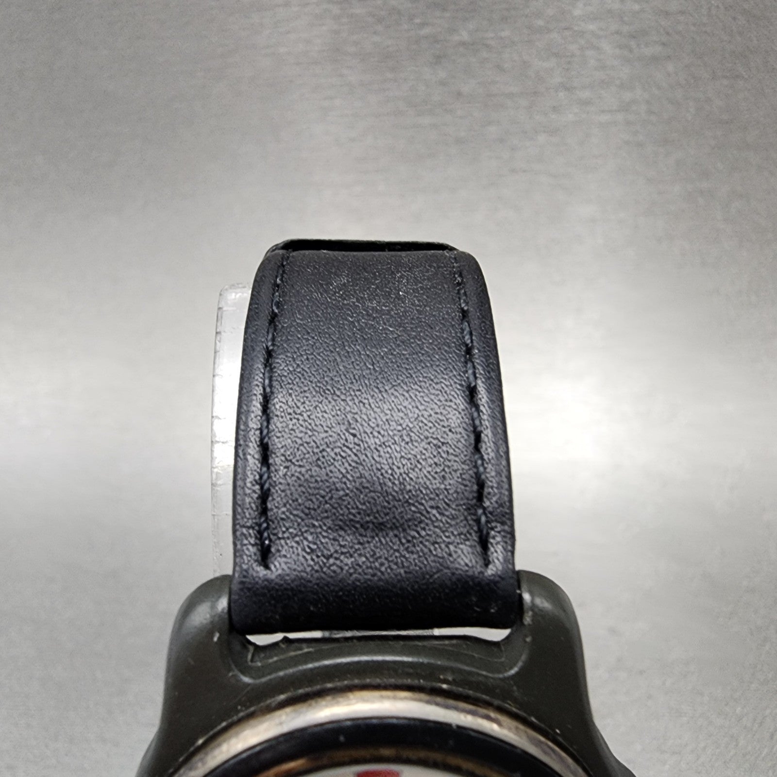 Victorinox Swiss Army Watch Women 33mm White Dial Black Tone Round New Battery4