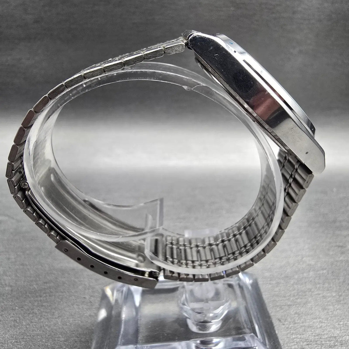Seiko Alba Watch Men 34mm Silver Dial Silver Tone Daydate V743-8A10 New BatteryX8