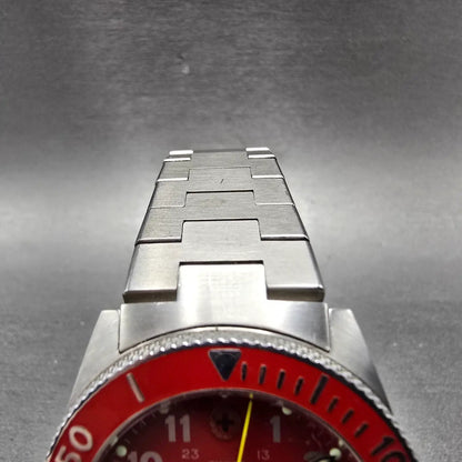 Victorinox Swiss Army Lancer Dive Watch Men 39mm Red Dial Silver Tone Date PARTS5