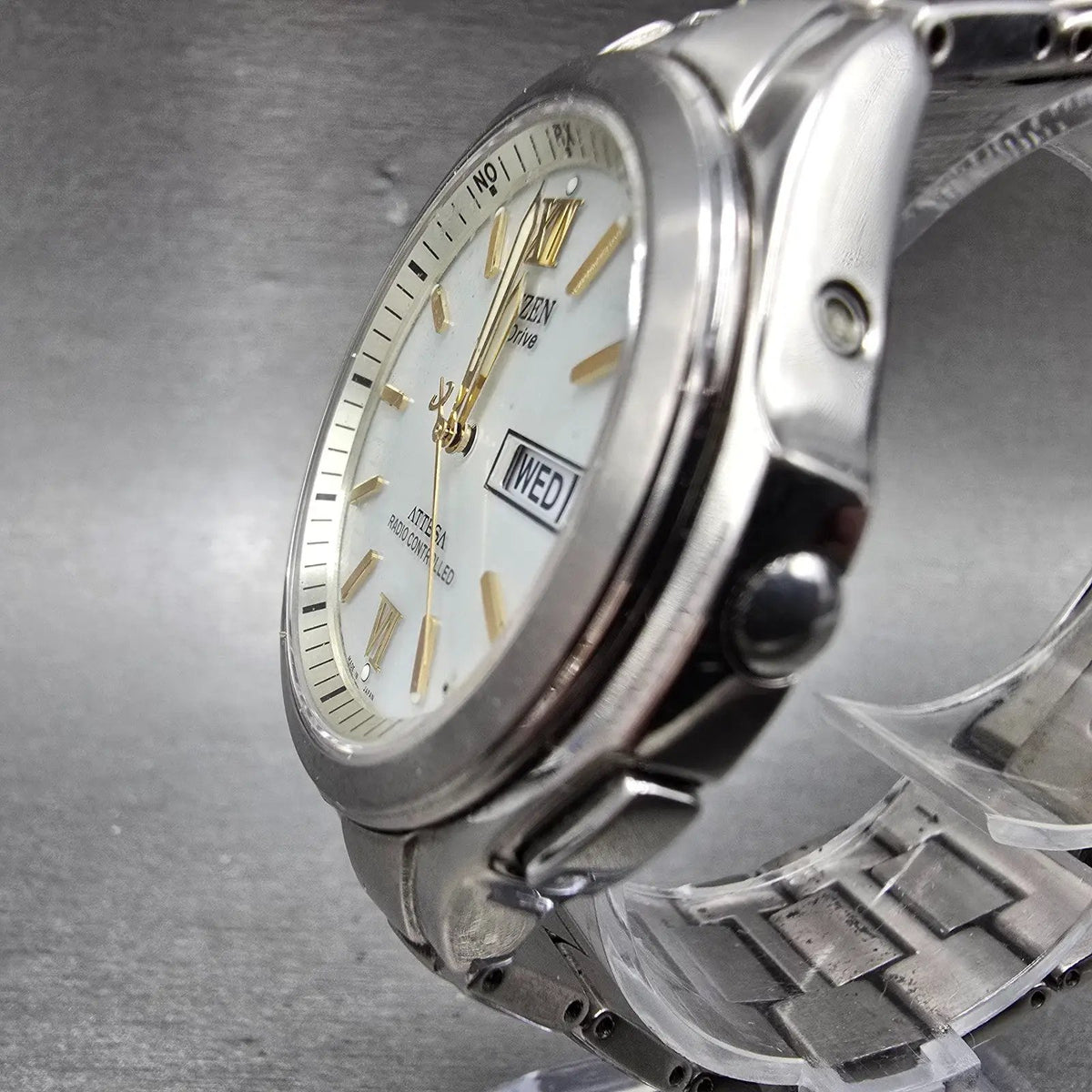Citizen Eco-Drive Attesa Watch Men 37mm White Dial Titanium Atomic Daydate PARTS3