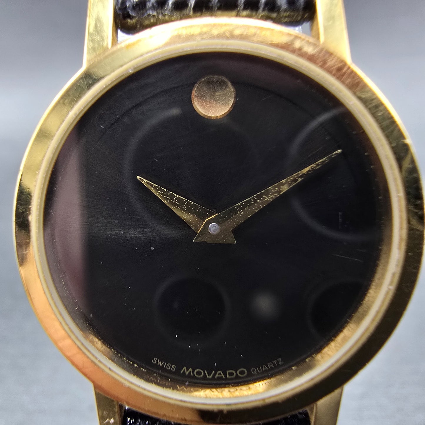 Movado Museum Watch Women 25mm Black Dial Gold Tone Round 87.A1.832 New Batt GHV1