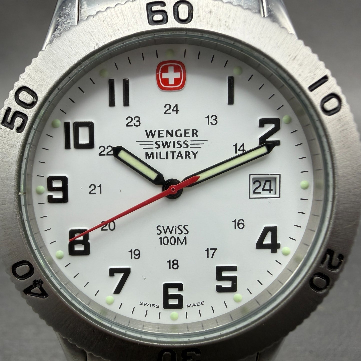 Wenger Swiss Military Dive Watch Men 39mm White Dial Steel Date Round New Batt1
