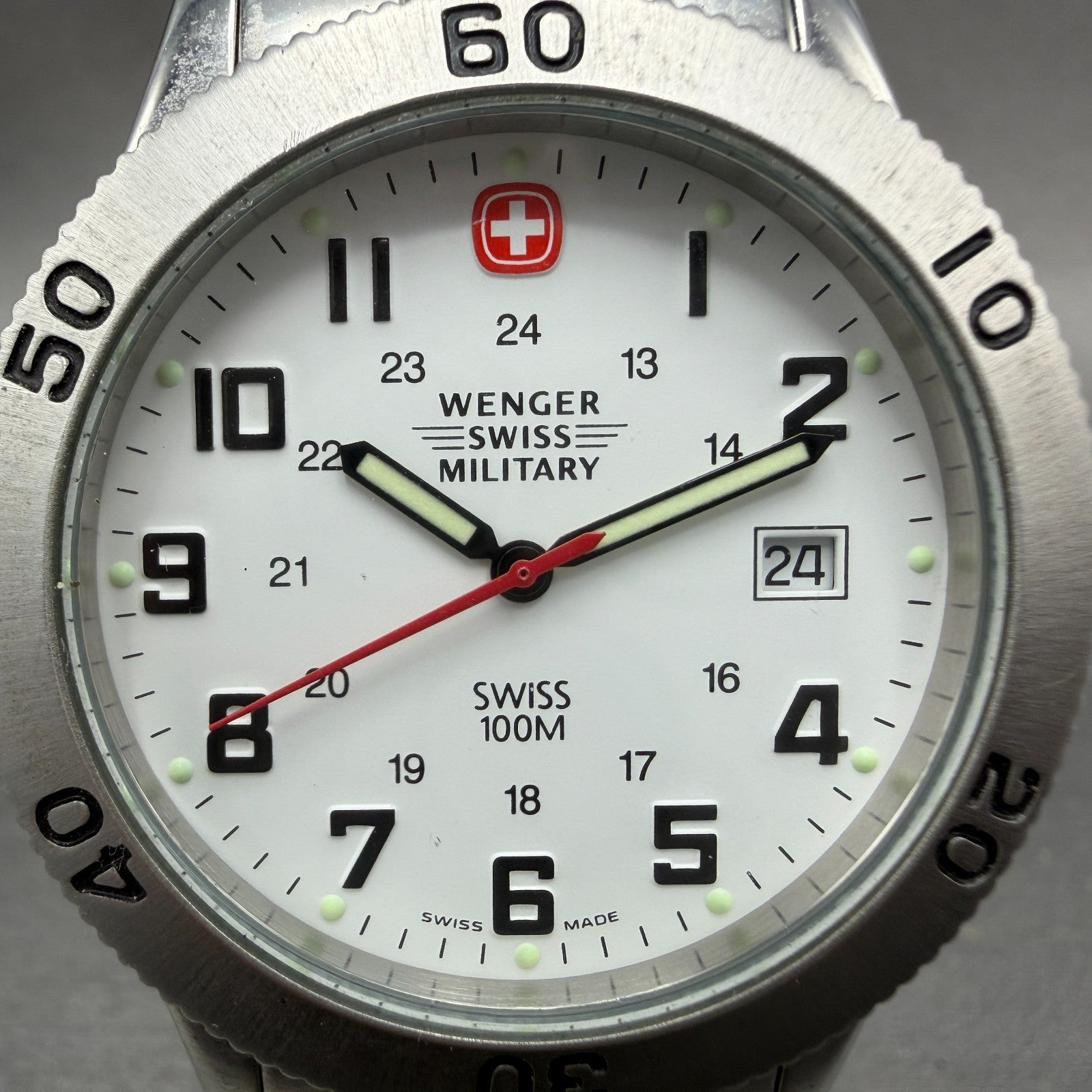 Wenger Swiss Military Dive Watch Men 39mm White Dial Steel Date Round New Batt1