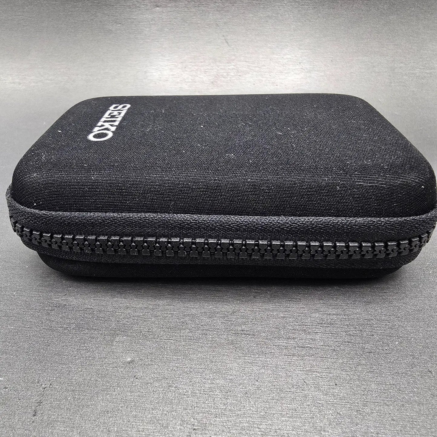 Seiko Travel Watch Case Black Fabric Plastic Rectangle Zipper2