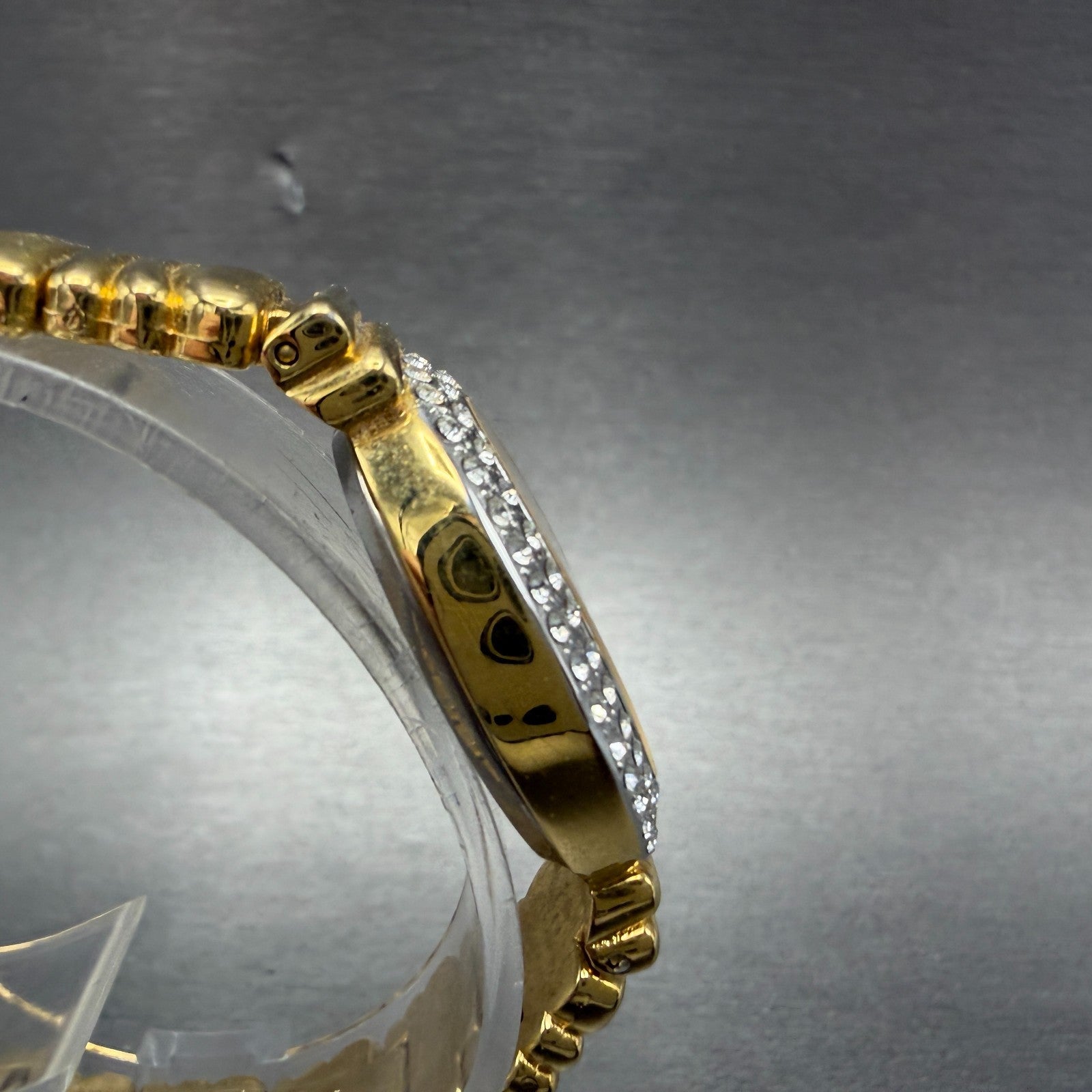 Gruen Watch Women 21mm White Dial Gold Tone Oval Crystal bezel New Battery3