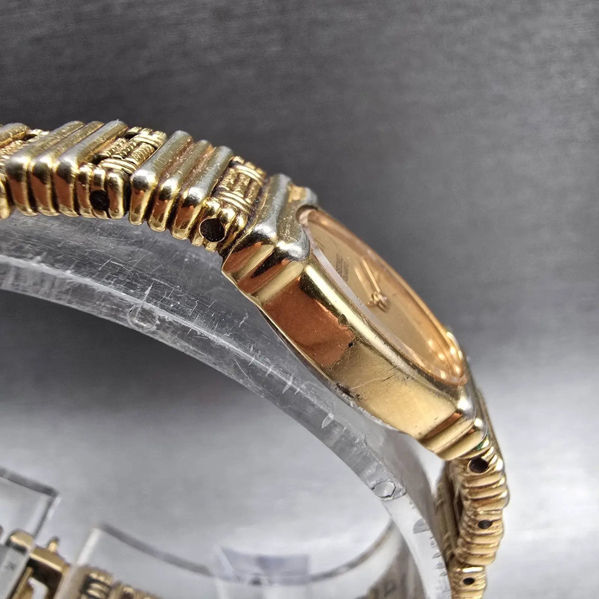 Seiko Watch Women 13mm Gold Dial Gold Tone Oval 1E20-5179 New Battery Vintage3