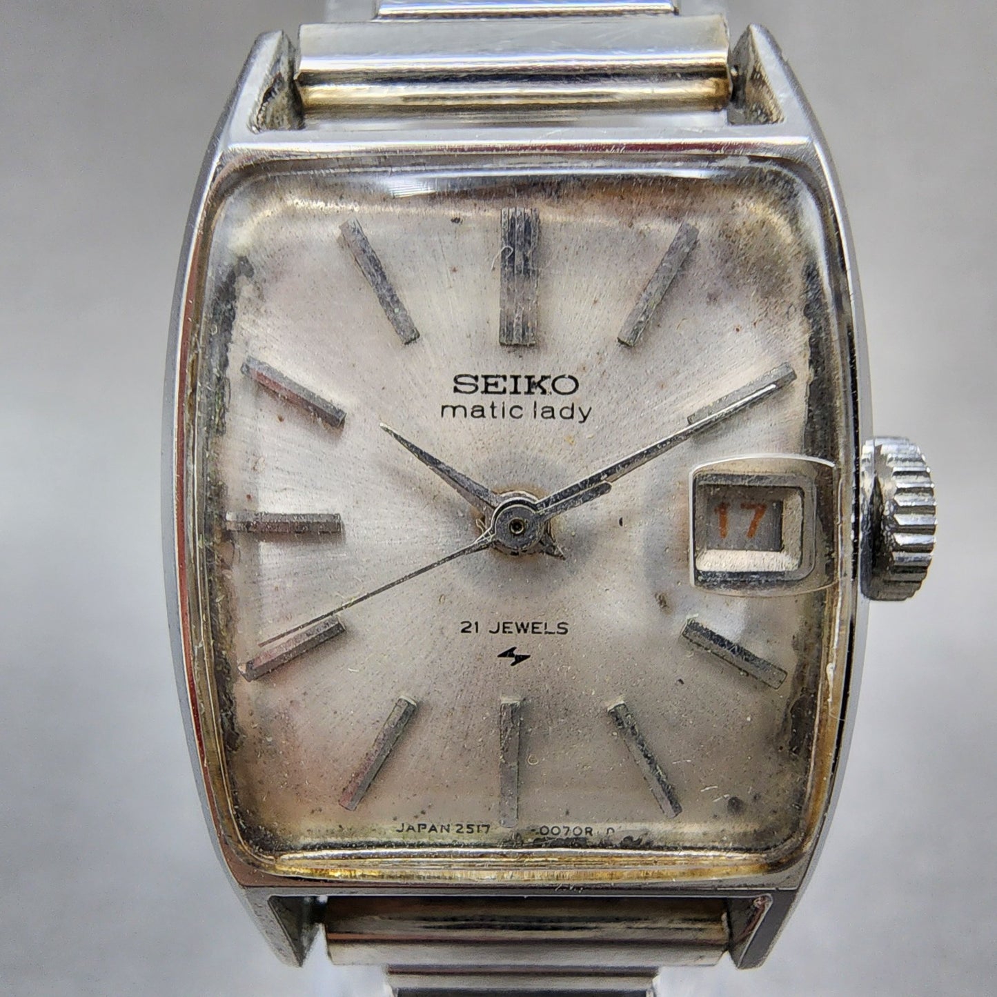 Vintage Seiko Matic lady Watch Women 20mm White Dial Silver Tone Date 2517 Runs1
