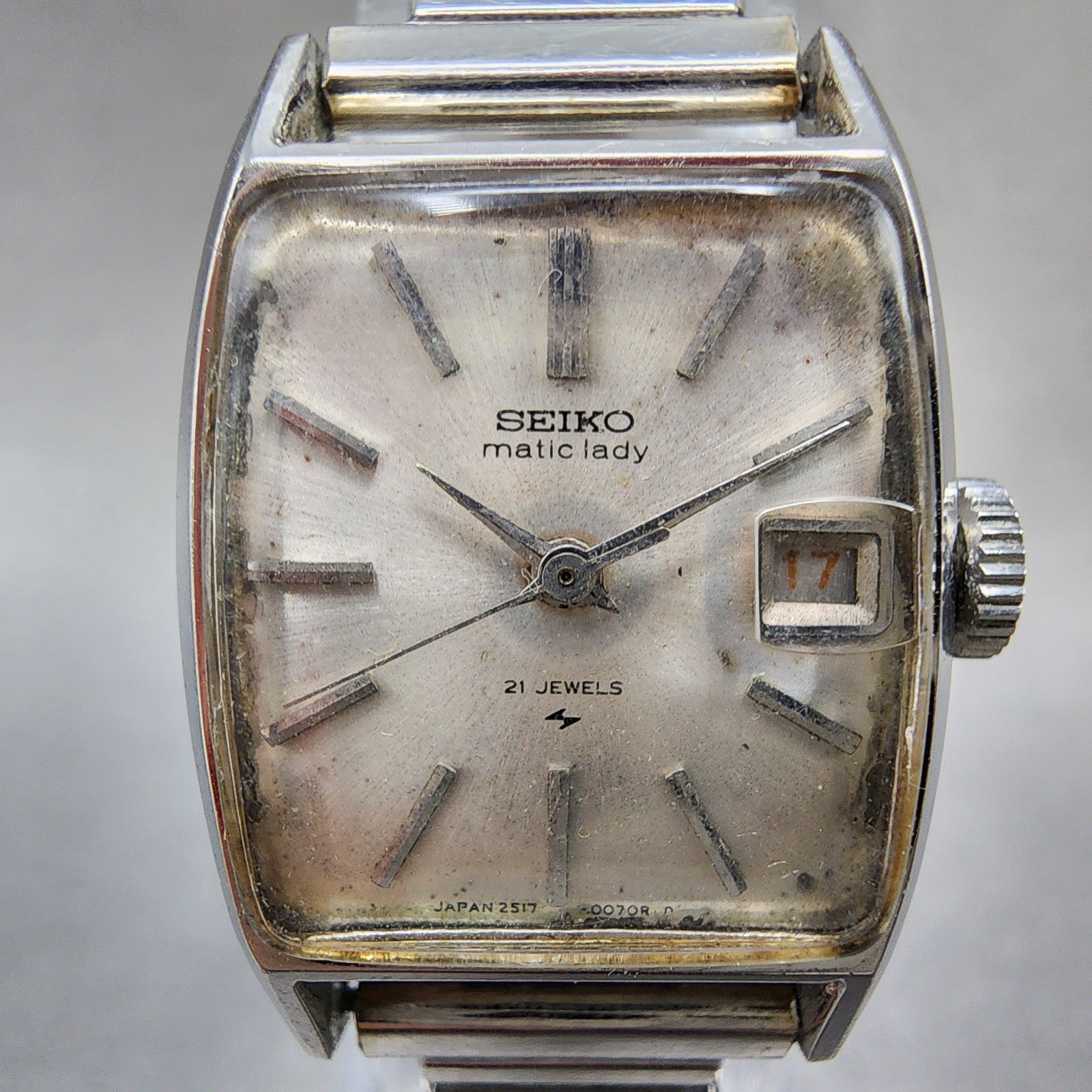 Vintage Seiko Matic lady Watch Women 20mm White Dial Silver Tone Date 2517 Runs1