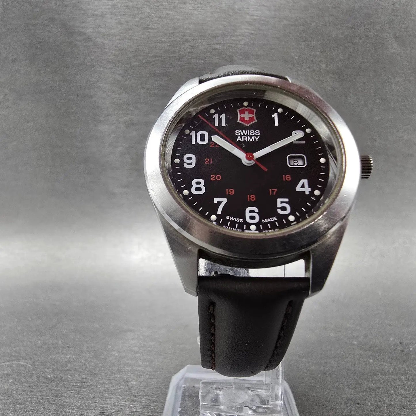 Victorinox Swiss Army Garrison Watch Women 34mm Black Dial Steel Date New Batt D5