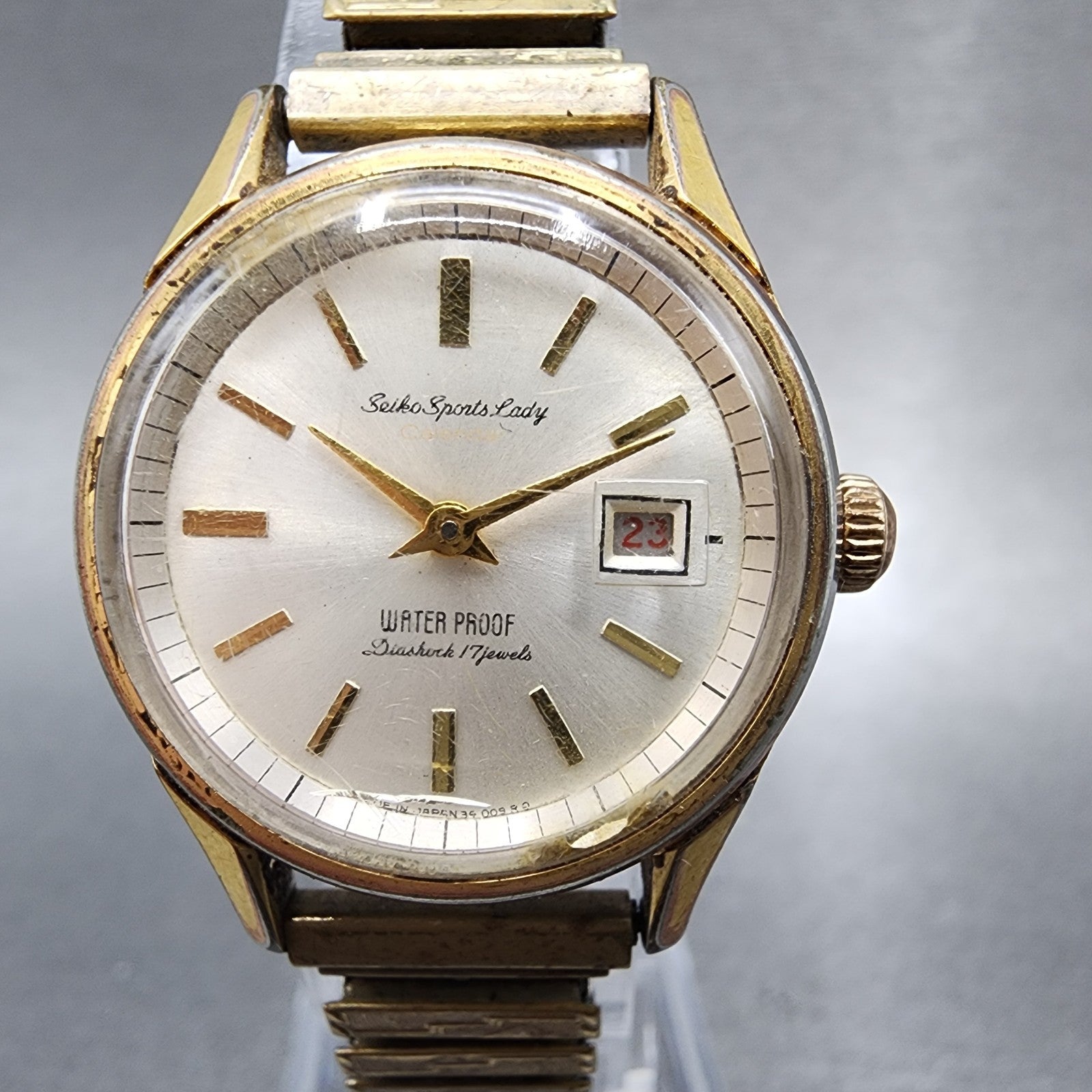 Seiko Sports Lady Watch Women 26mm Silver Dial Gold Tone Date Manual 340030 Runs0