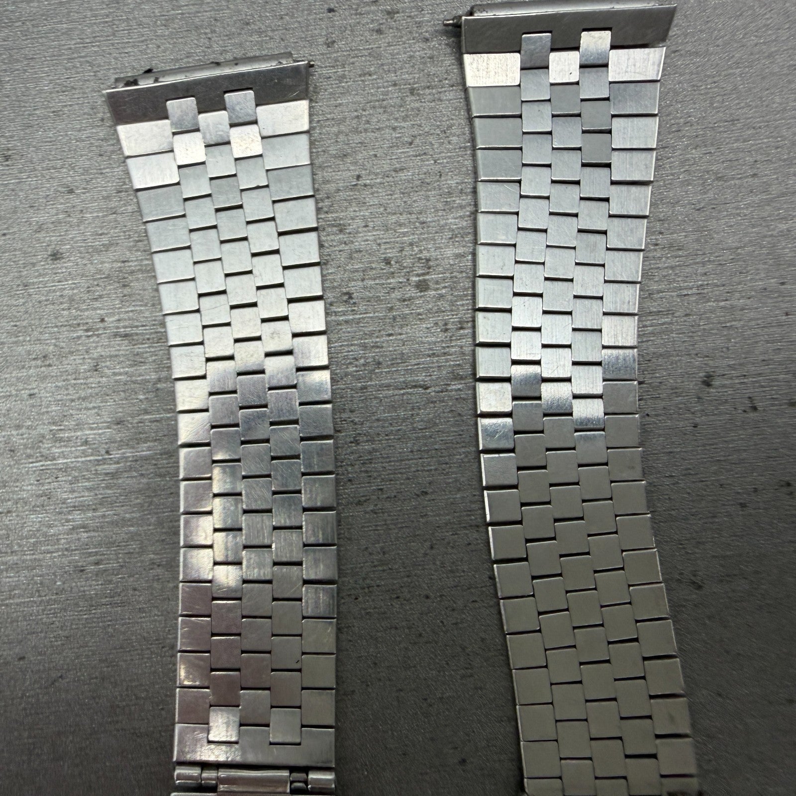 Seiko watch Men 33mm White Textured Dial Silver Tone Date 08425010 New Battery313