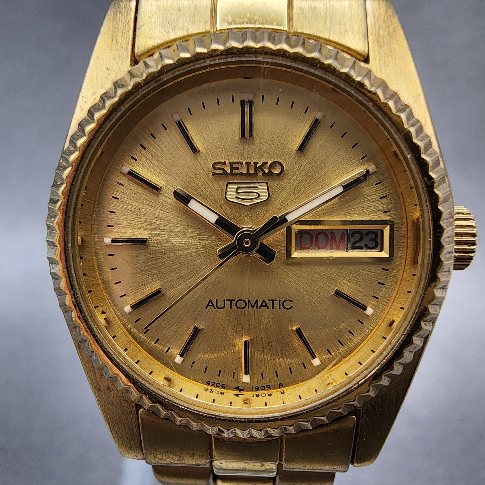Seiko 5 Automatic Watch Women 24mm Champagne Dial Gold Tone Daydate Runs1