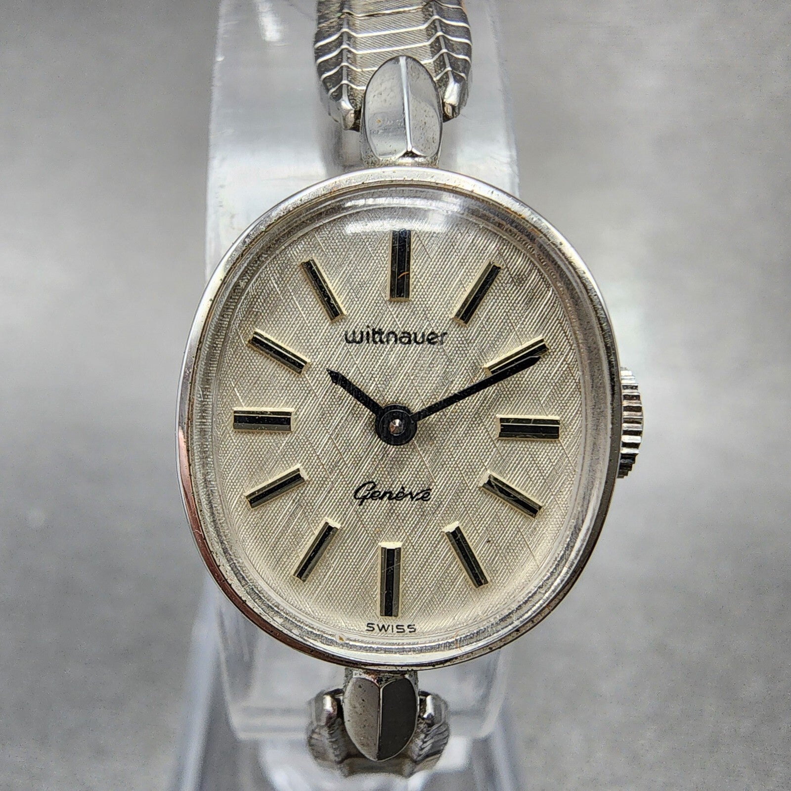 Wittnauer Geneve Watch Women 17mm Silver Dial Silver Tone NOS Oval Manual Wind2