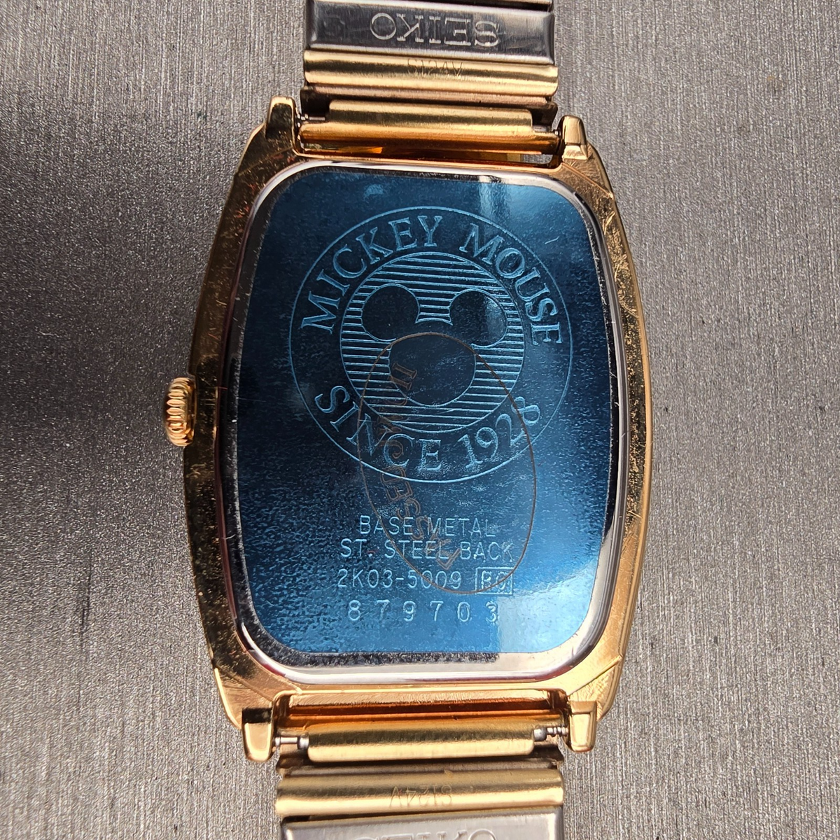 Seiko Mickey Mouse Watch Men 27mm Gold Dial Gold Tone 2K03-5009 New Battery13