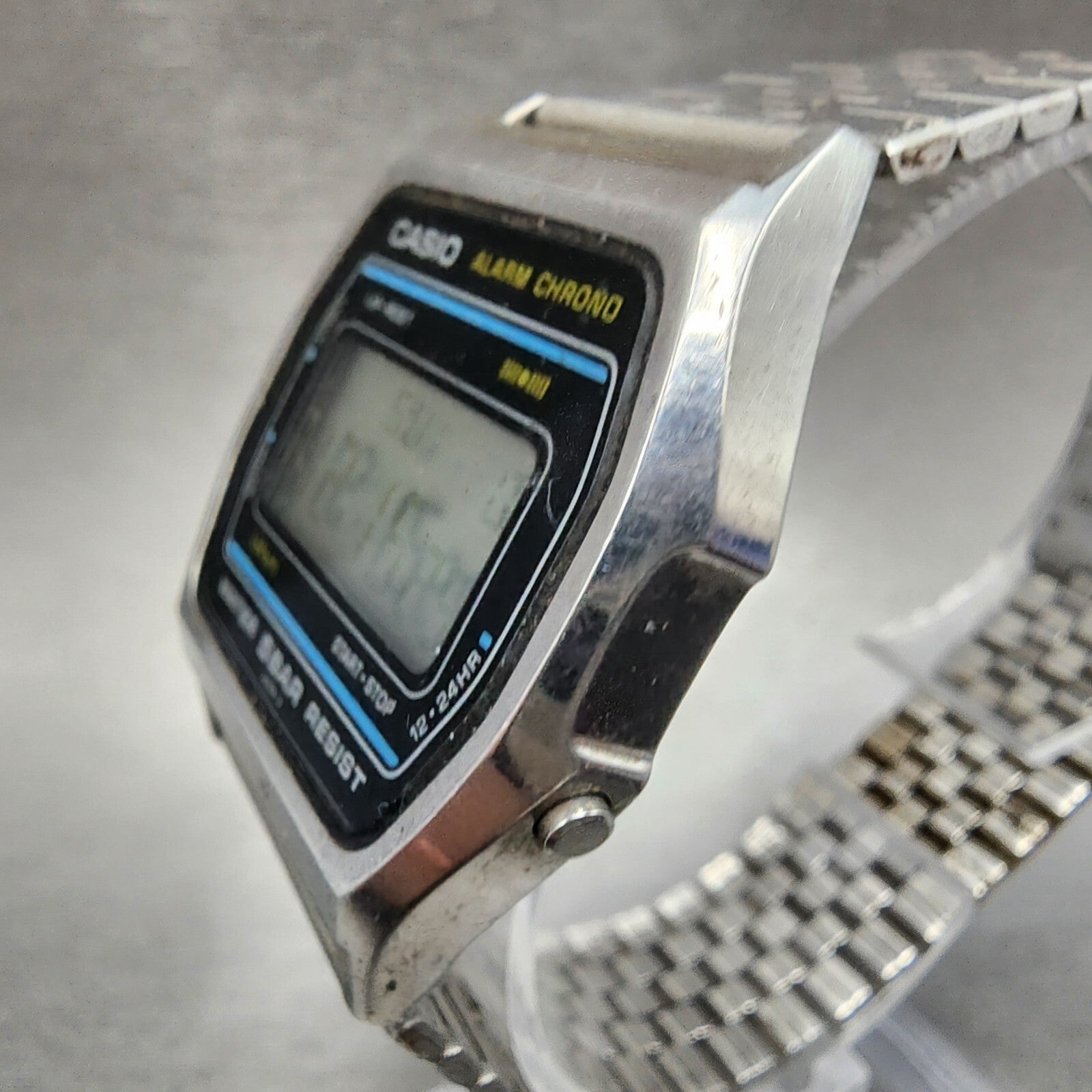 Casio W31 Watch Men 33mm LCD Silver Tone Alarm Chrono New Battery Vintage2