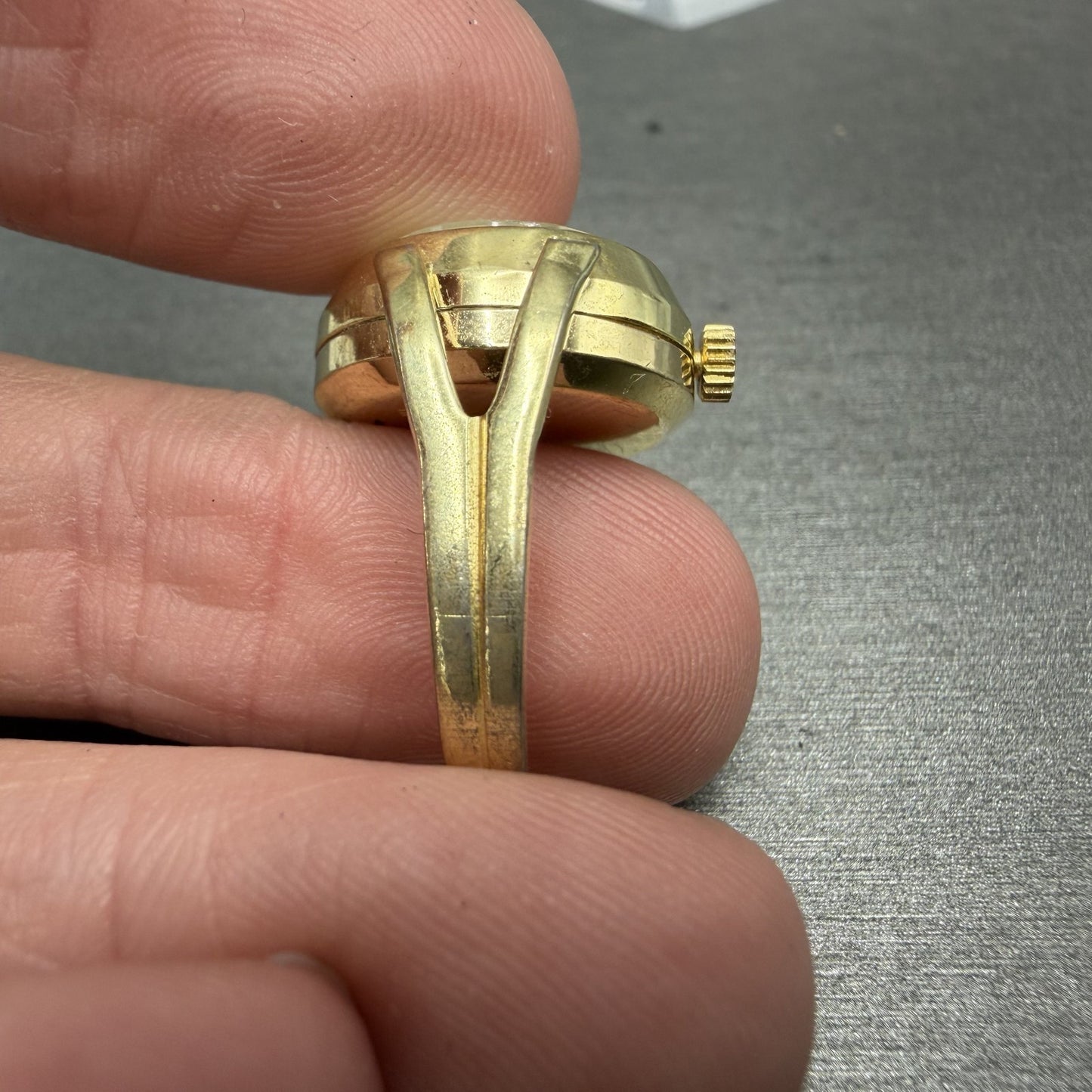 Sheffield Ring Watch Women 17mm Silver Dial Gold Tone Manual Wind Runs VTG5