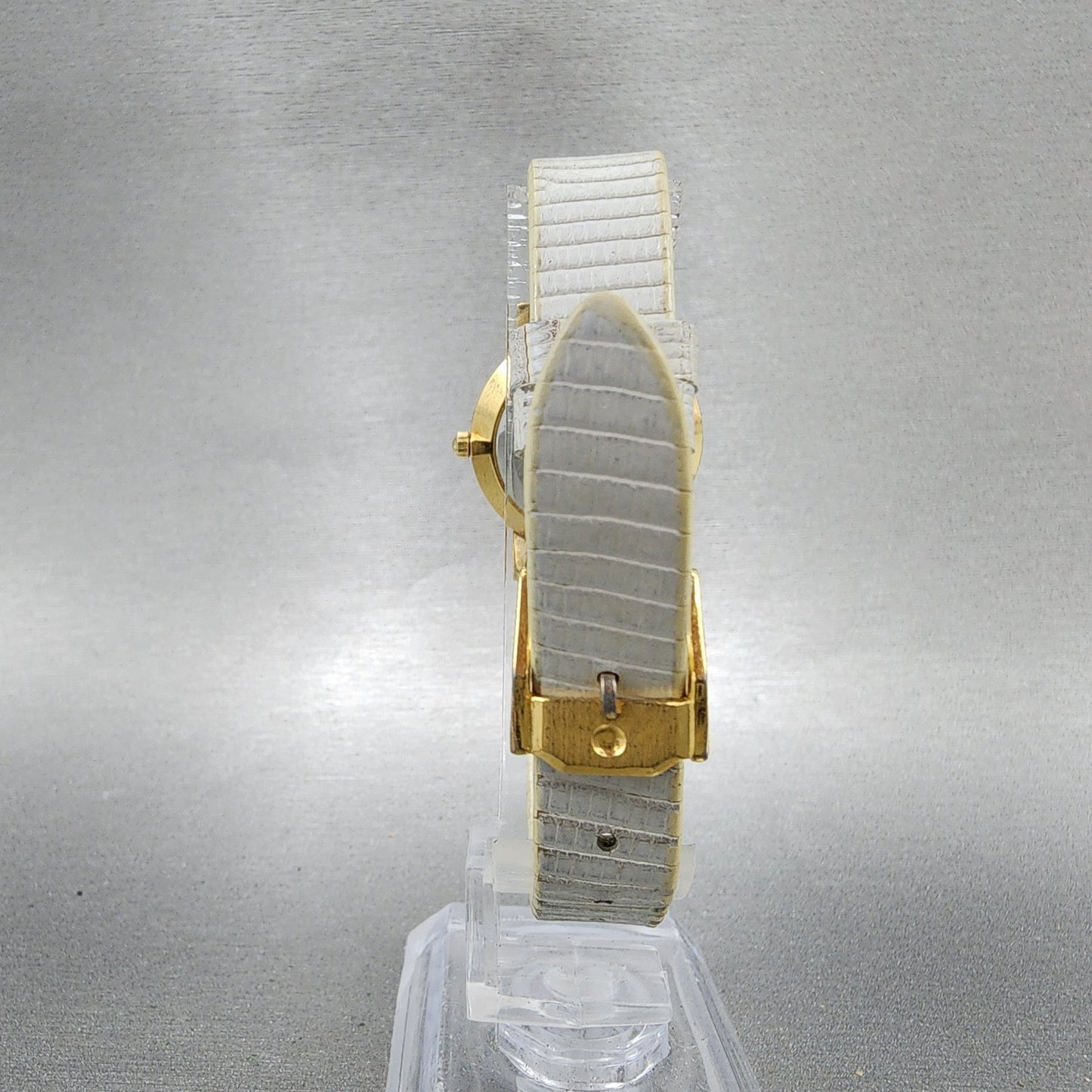 Movado Museum Watch Women 25mm White Dial Gold Tone Round 87A1832 New Battery7