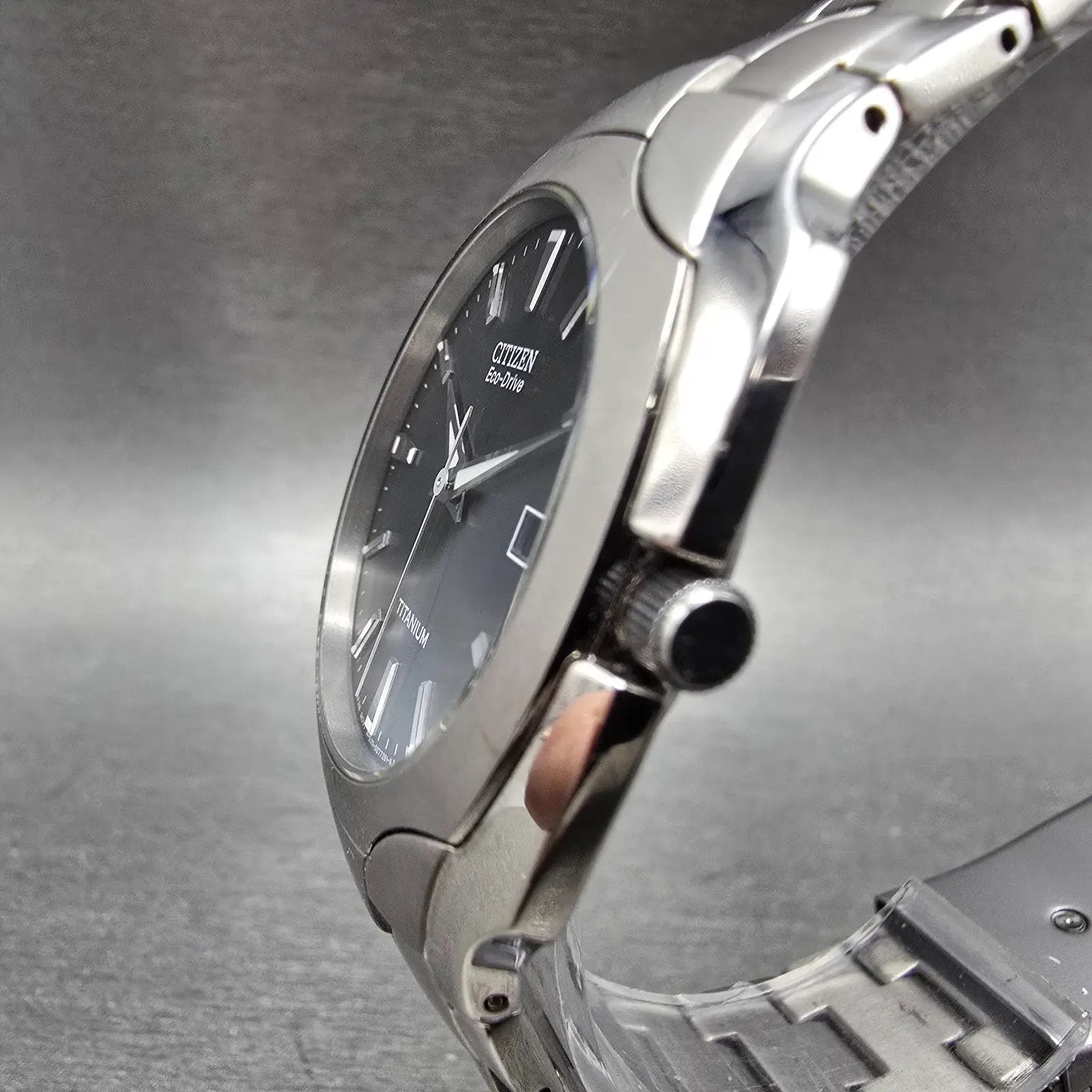 Citizen Eco-Drive Watch Men 38mm Black Dial Titanium Date E111-S049610 Runs2