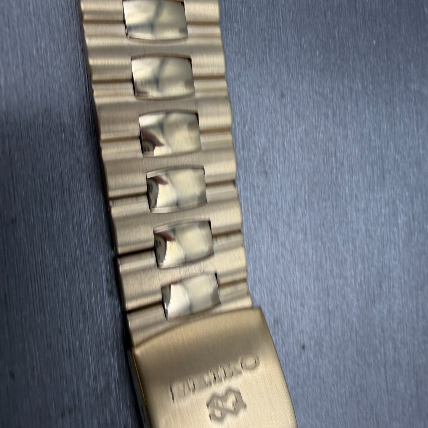 Seiko SQ Bracelet 20mm Stainless Steel Gold Tone Tri Folding Clasp Vintage Japan5