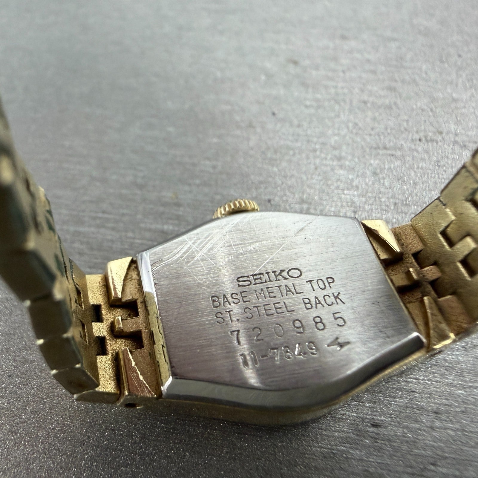 Seiko Watch Women 17mm Champagne Dial Gold Tone Manual Wind Oval 11-7849 Runs 459
