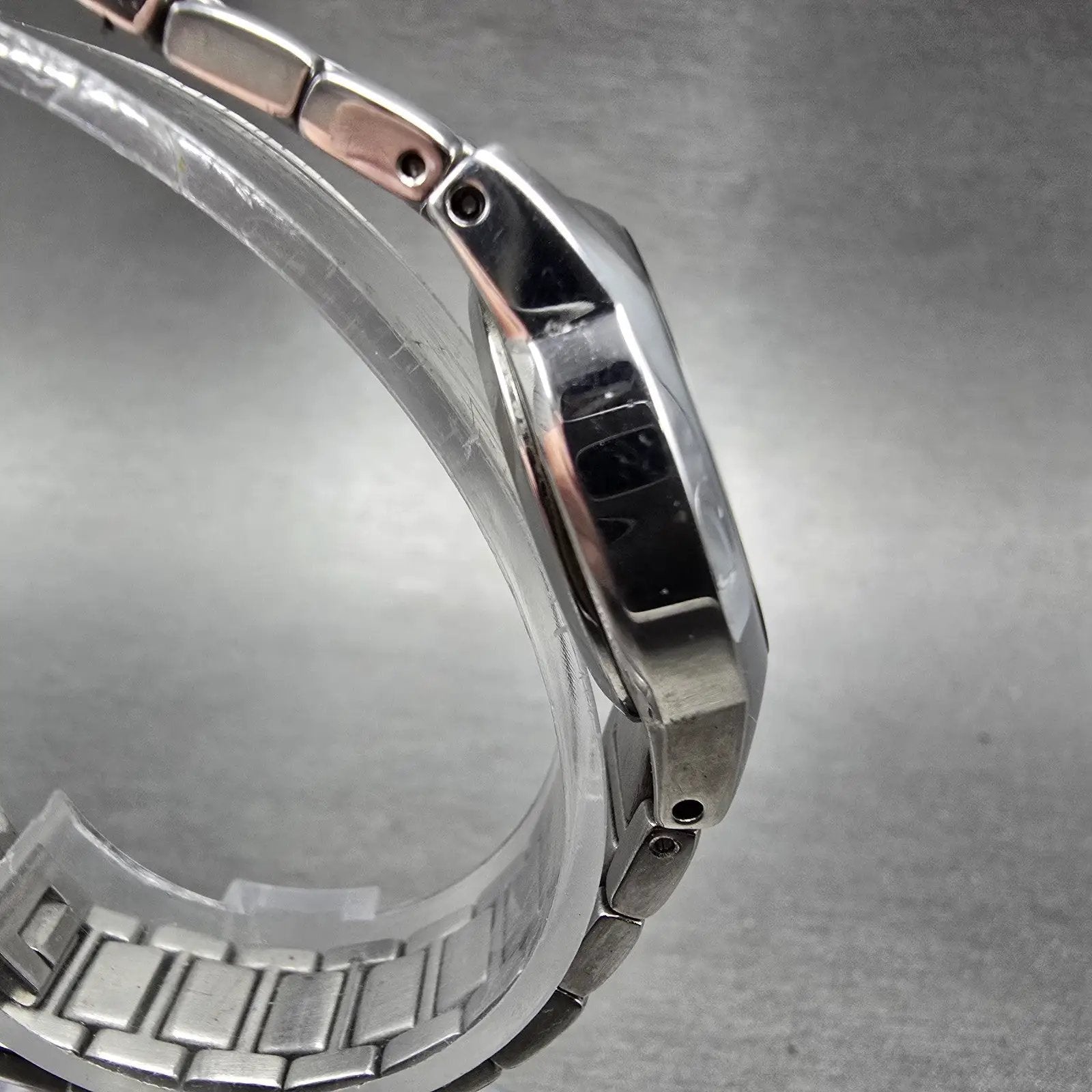 Citizen Eco-Drive Watch Women 25mm Black Dial Silver Tone Date E011-S058503 Runs3