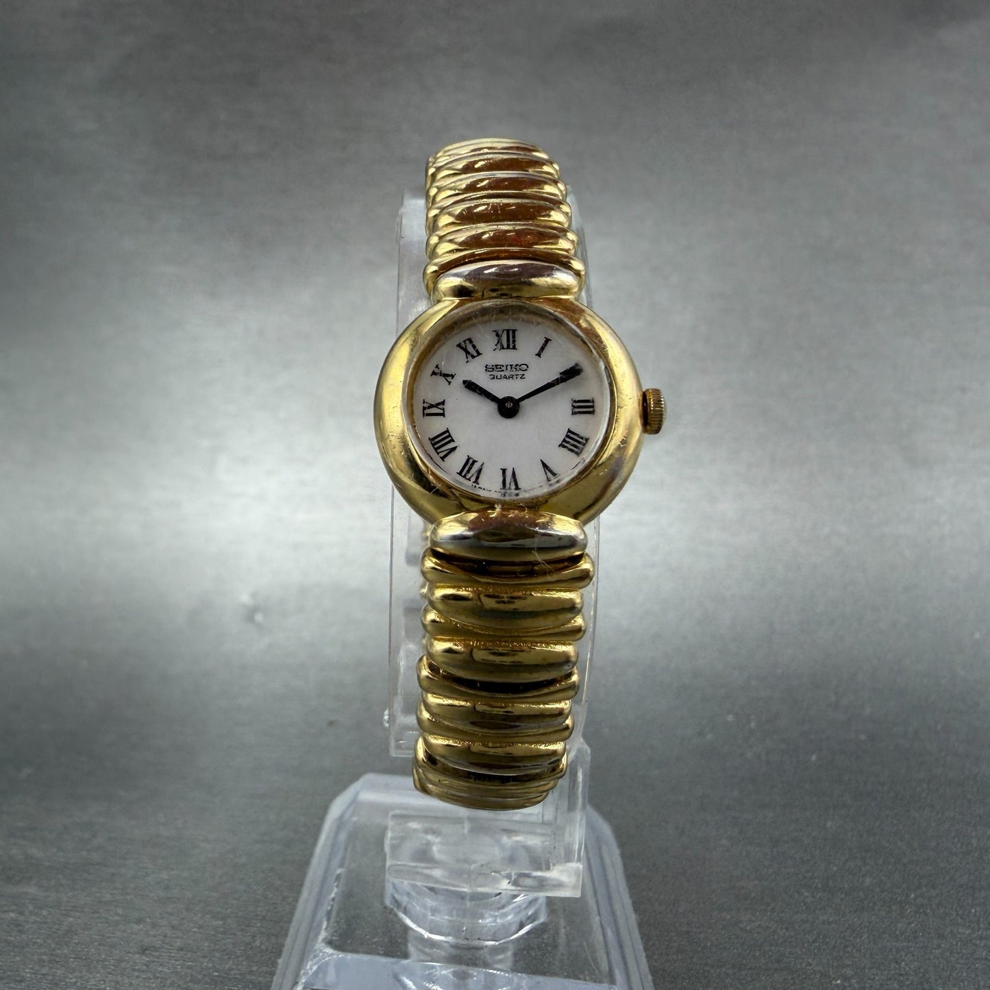Seiko Watch Women 19mm White Dial Gold Tone Round Vintage 4N00-0179 New Battery55