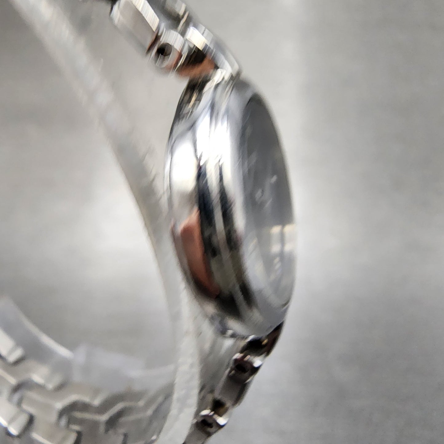 Seiko Watch Women 20mm Black Dial Silver Tone Round 1n000pg0 New Battery3